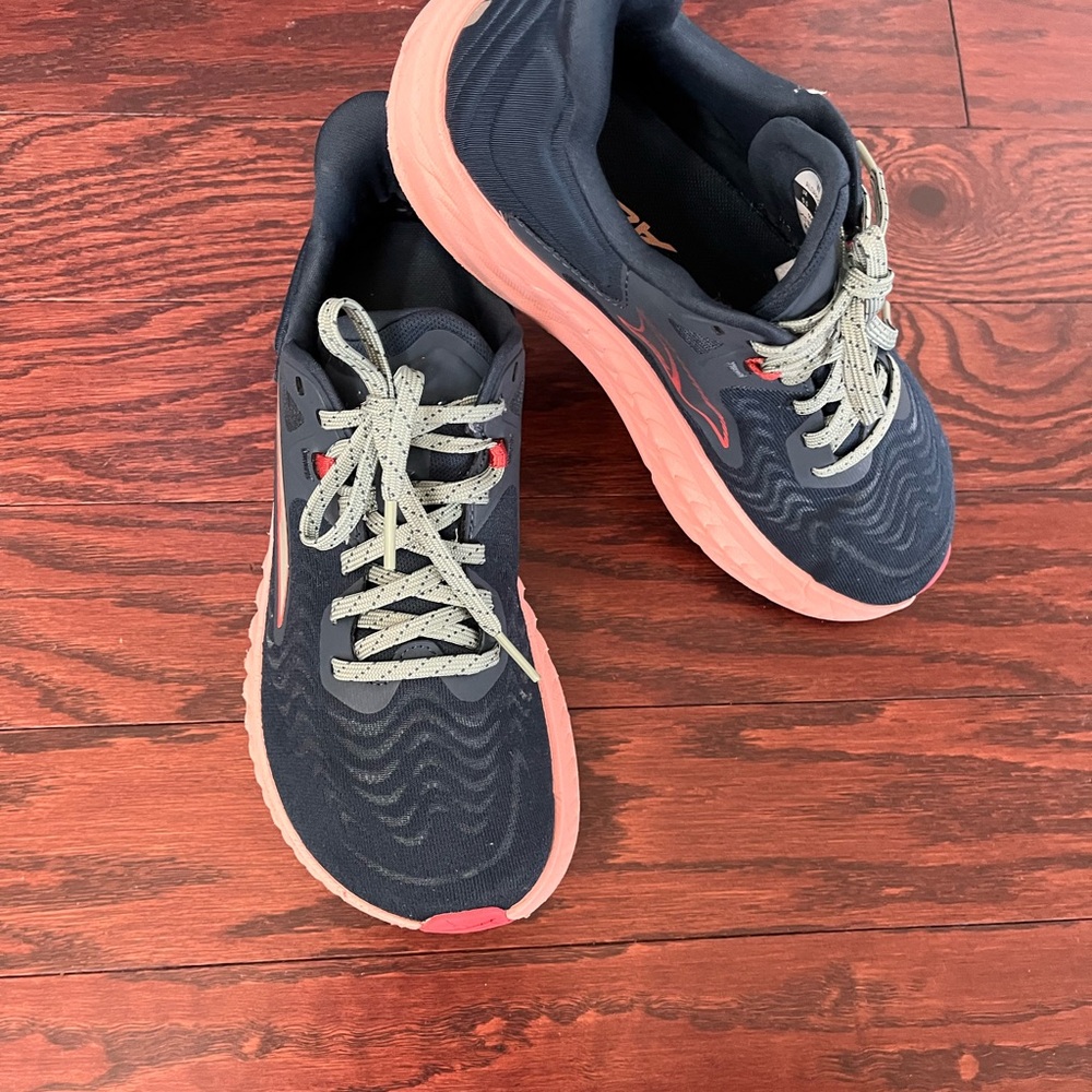 Altra Women's Navy and Pink Athletic Running Shoes - Picture 2 of 7